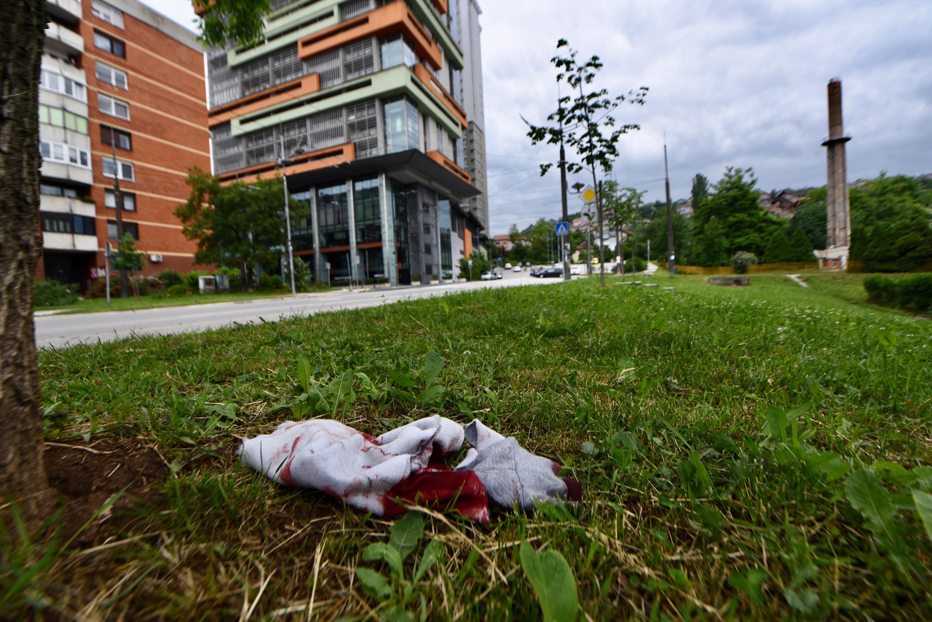 U međusobnoj tuči migranata jedan uboden nožem