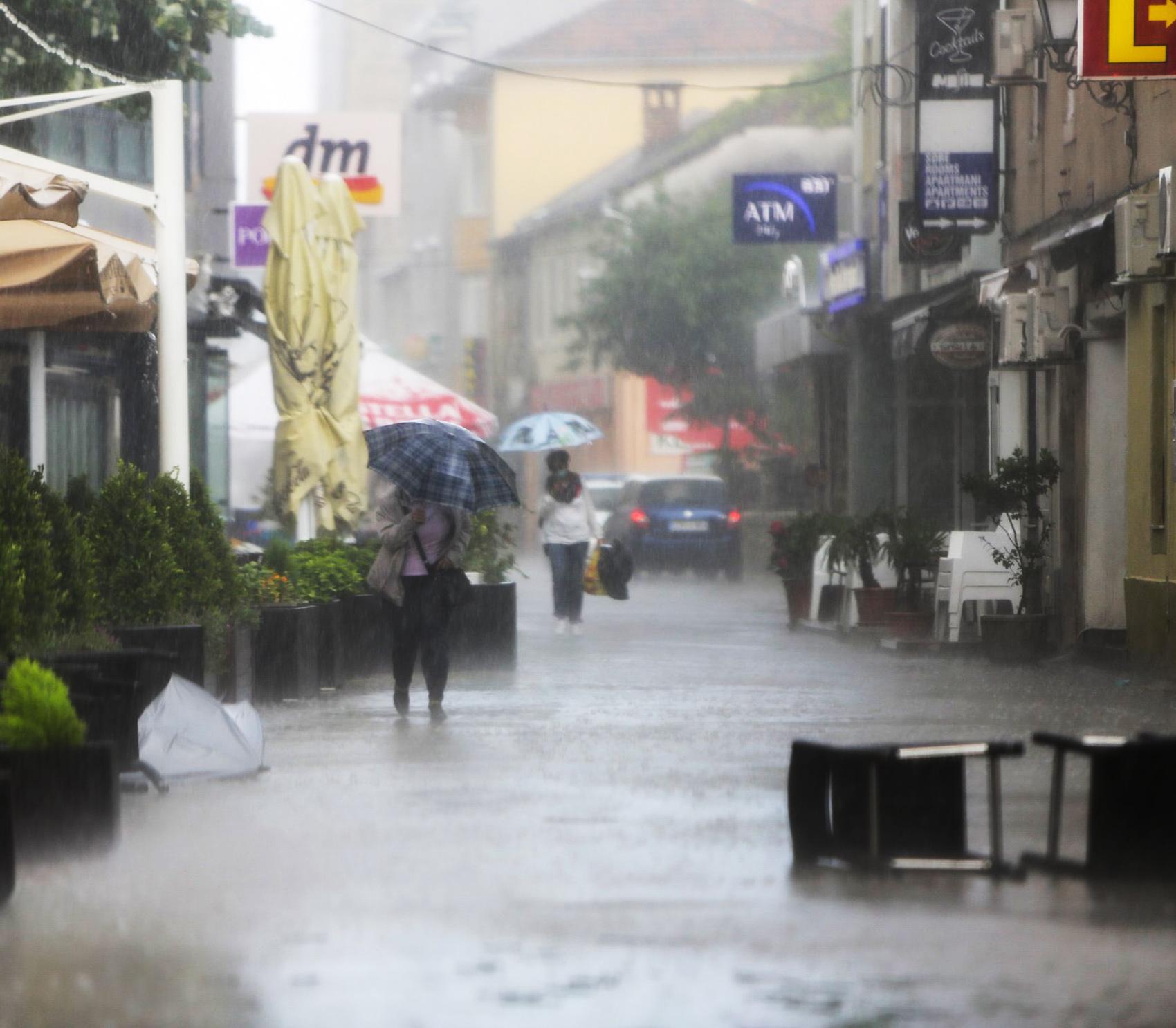 Na Mostar se sručilo olujno nevrijeme