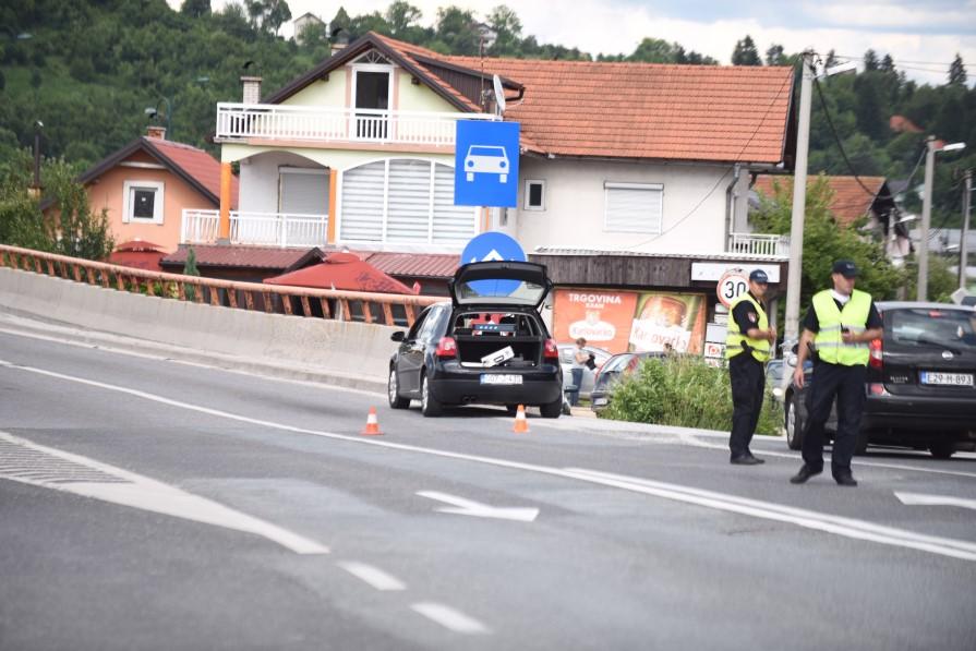 Policija obavlja uviđaj - Avaz