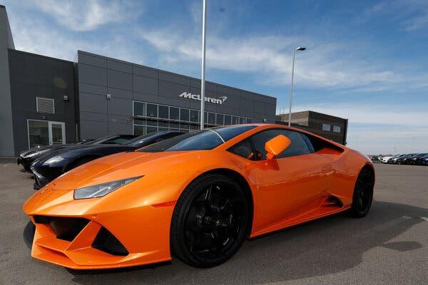 Kupio Lamborghini od novca koji je dobio kao pomoć države zbog koronavirusa