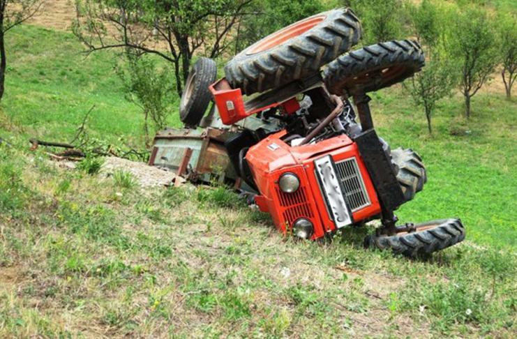 Traktor se prevrnuo u mjestu Čemerno - Avaz