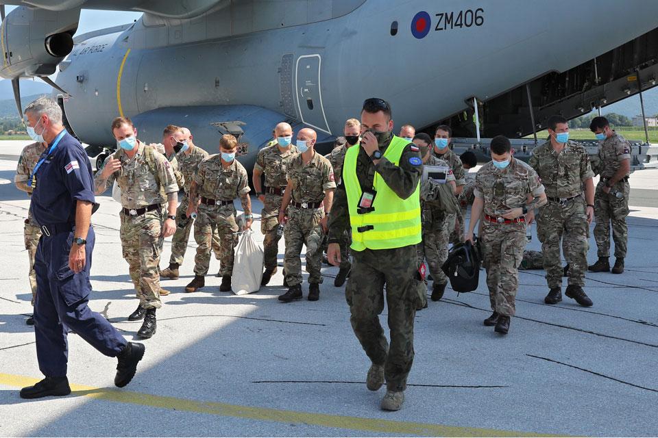 EUFOR: Na Sarajevski aerodrom sletjeli vojnici elitnog Padobranskog puka Ujedinjenog Kraljevstva