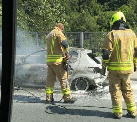 Zapalio se automobil na autoputu A1