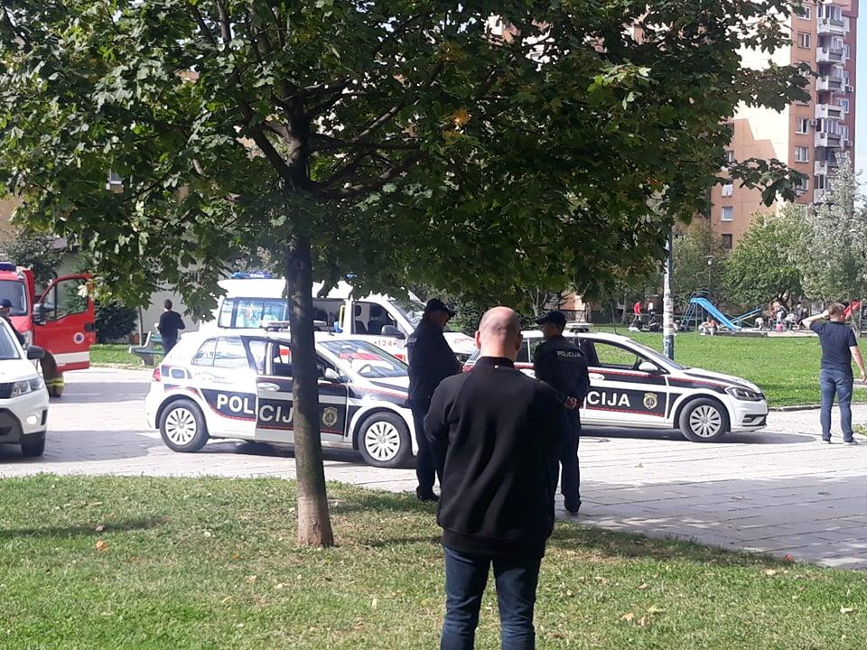 Alipašino Polje: Policijska i vatrogasna vozila - Avaz