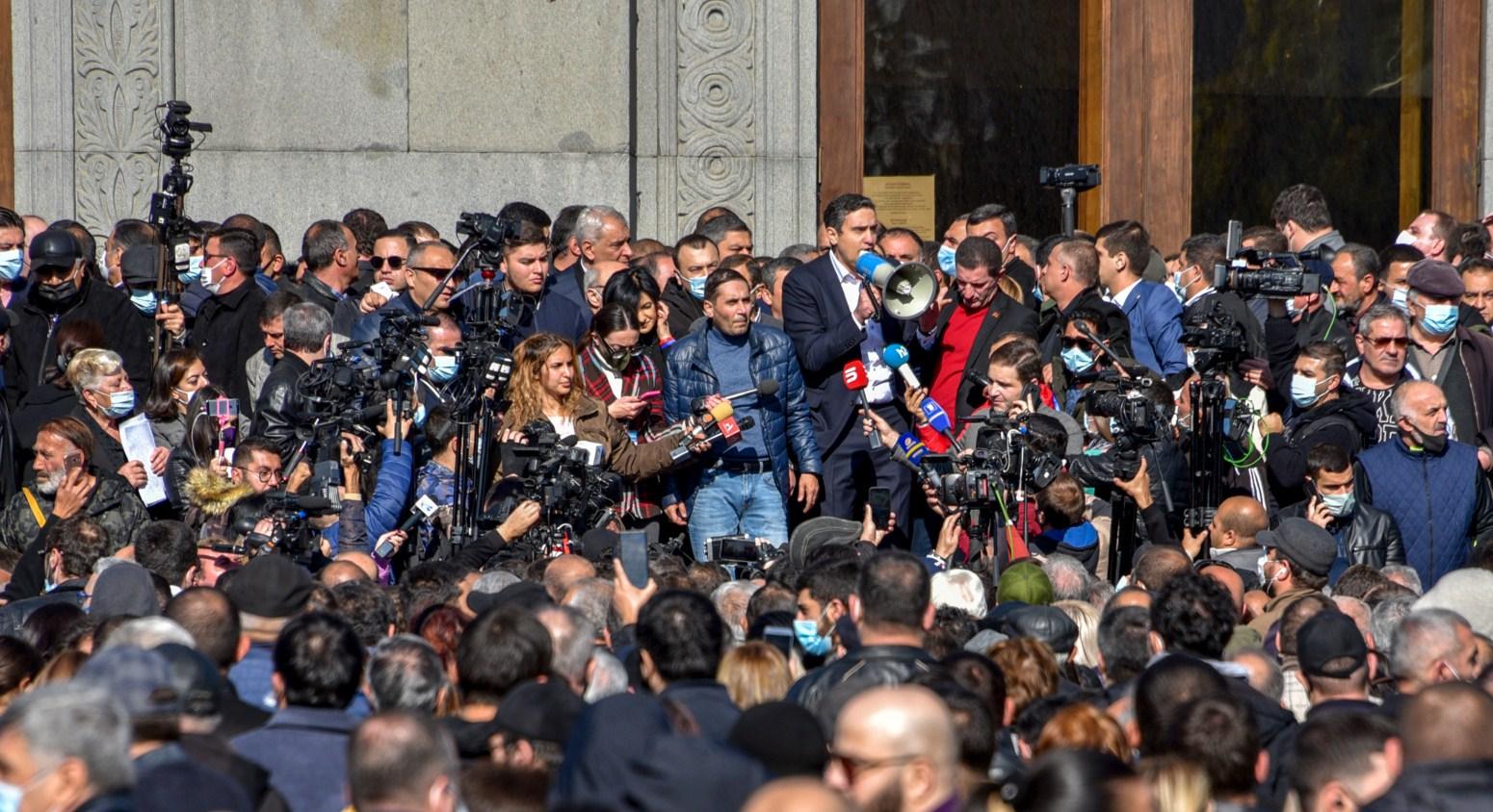 Armenci traže ostavku premijera zbog prekida vatre u Nagorno-Karabahu