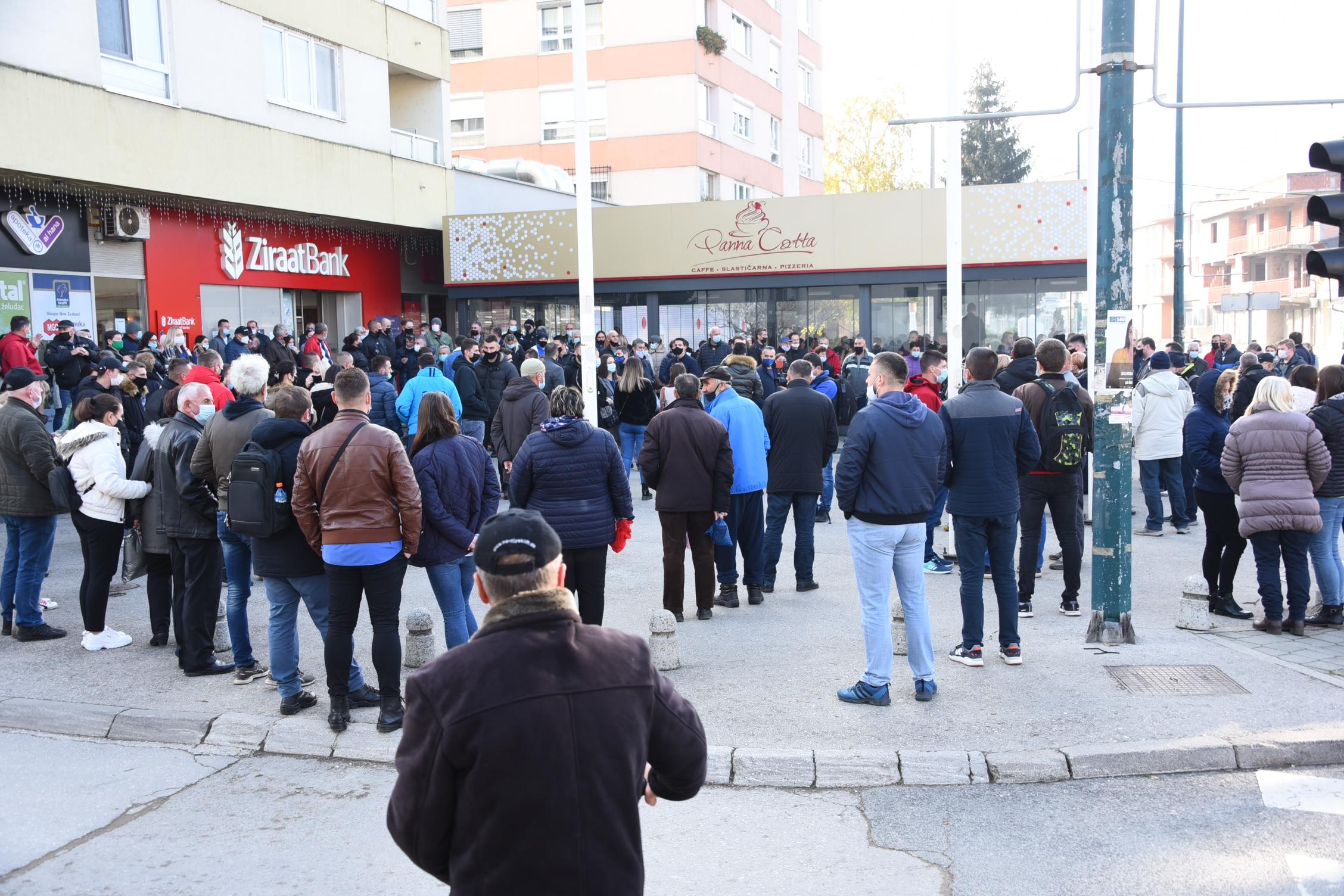 Organizatori protesta poručili: Policijski sat u Hadžićima počinje s prvim mrakom