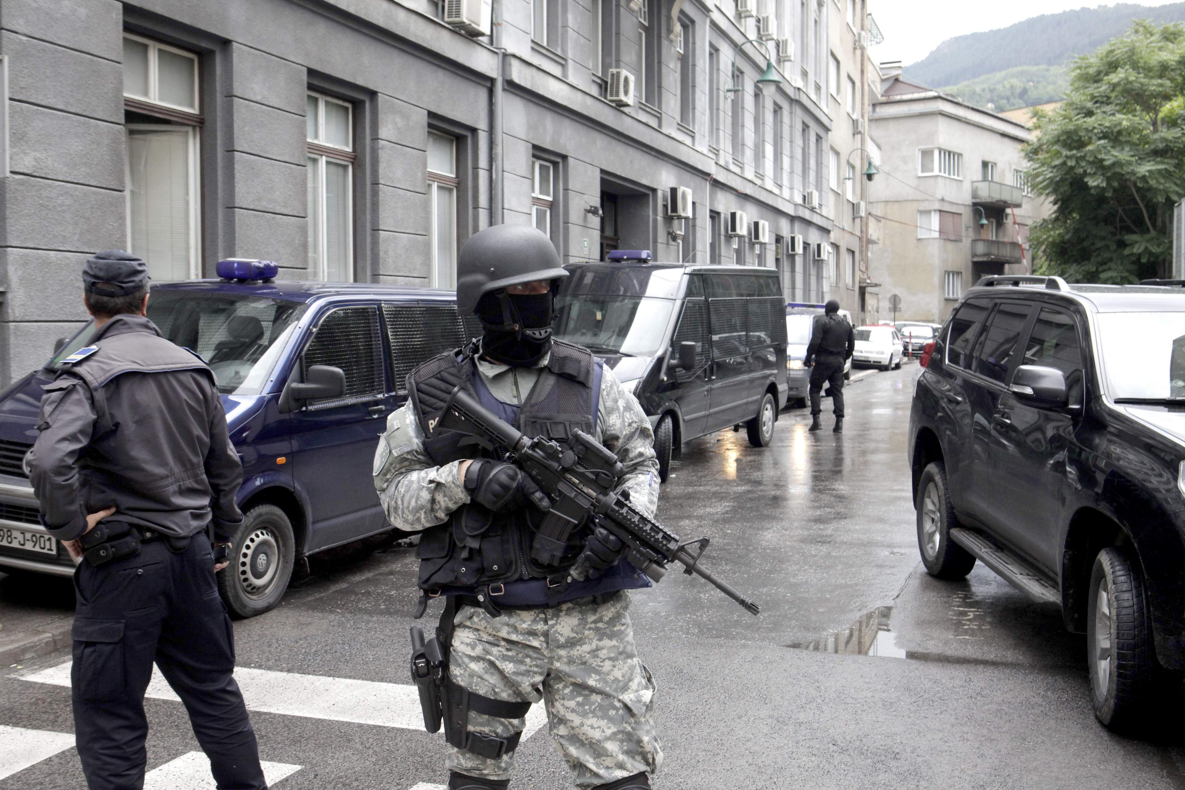 Policija tokom noći uhapsila četvoricu pljačkaša