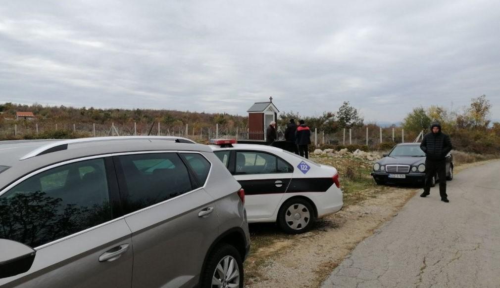 Čekićem slomljen i obezglavljen Gospin kip kod Stoca