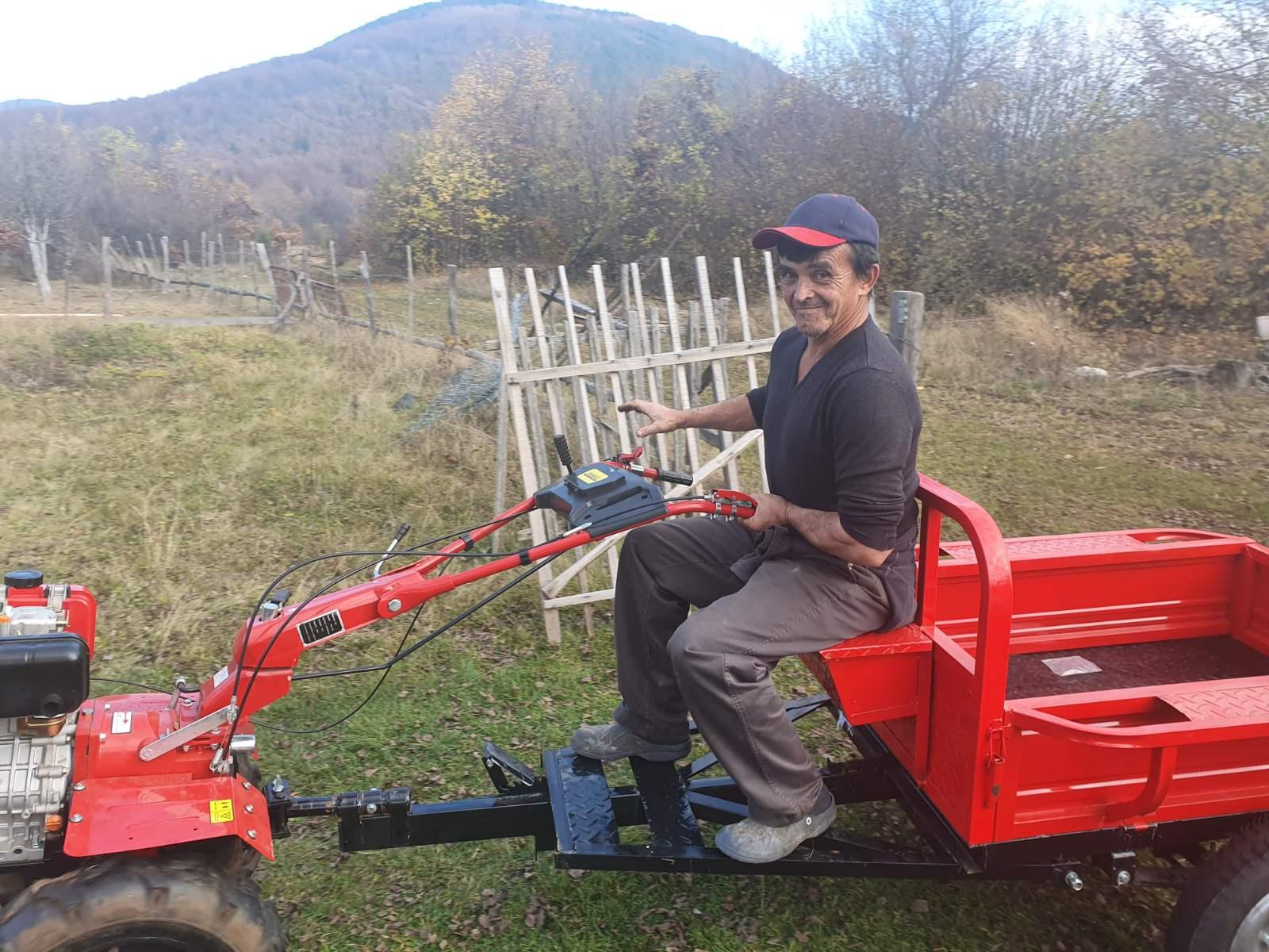 Dobri ljudi Mehemedu ispunili želju: Dobio prikolicu i 25 ovaca