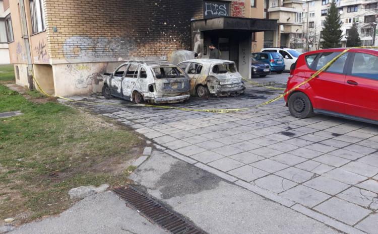 Uhapšeni mladići koju su zapalili vozila na Dobrinji