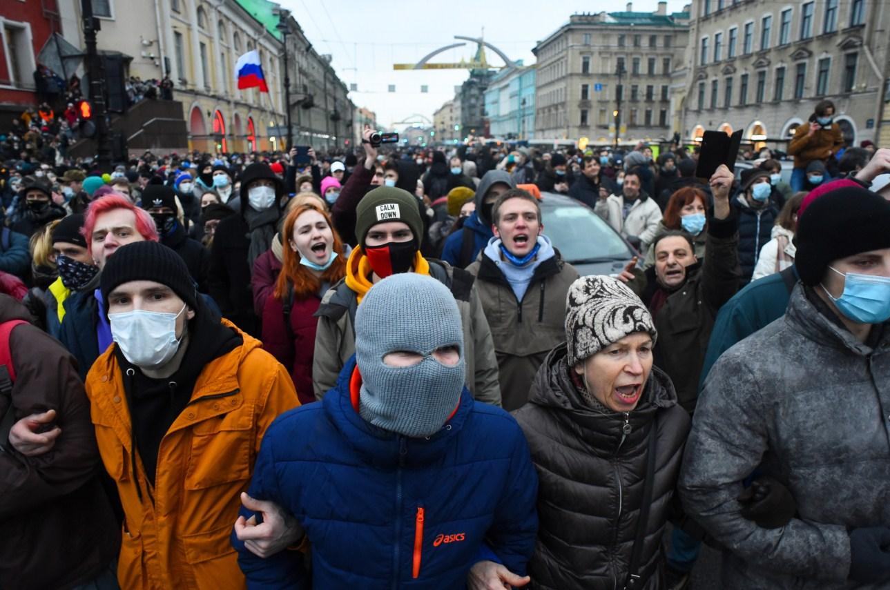 Veliki protesti širom Rusije - Avaz