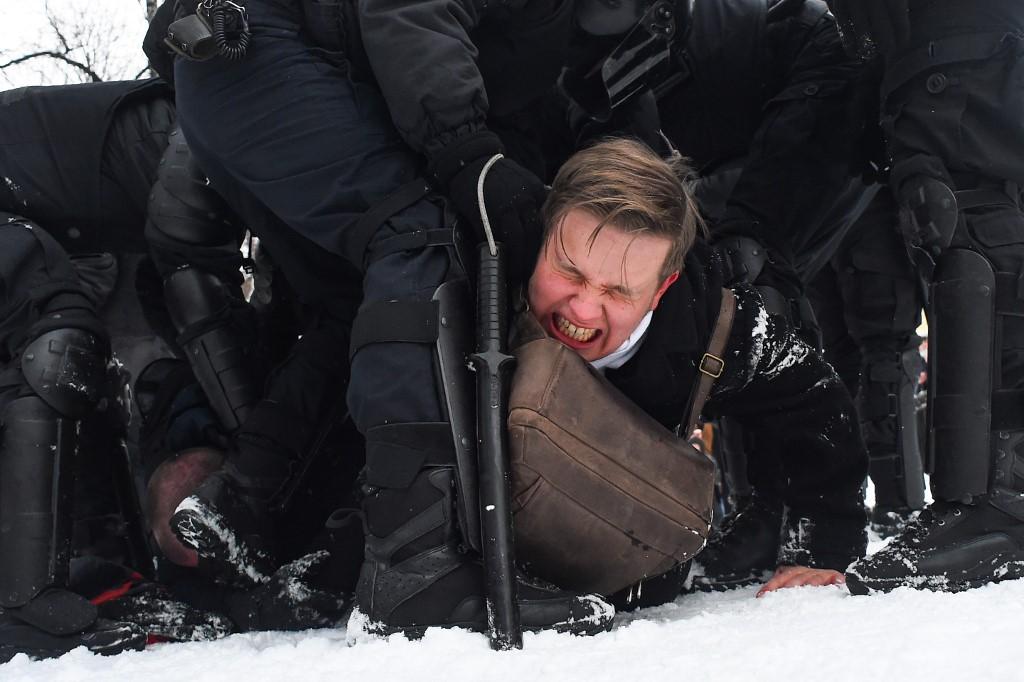 Masovni protesti u Rusiji, hiljade demonstranata uhapšeno - Avaz