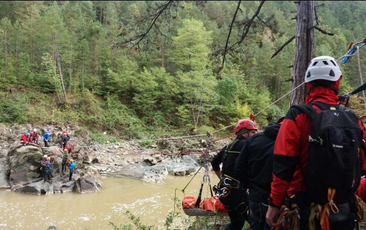 Za njih nema prepreka za spašavanje ljudskih života - Avaz