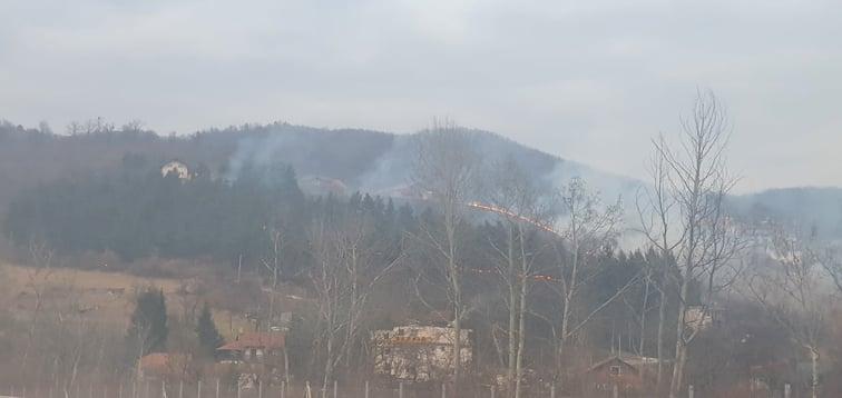 Požar u Vogošći, vatrogasci na terenu