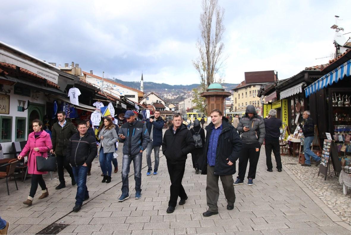 Pretežno oblačno, razvedravanje tokom dana