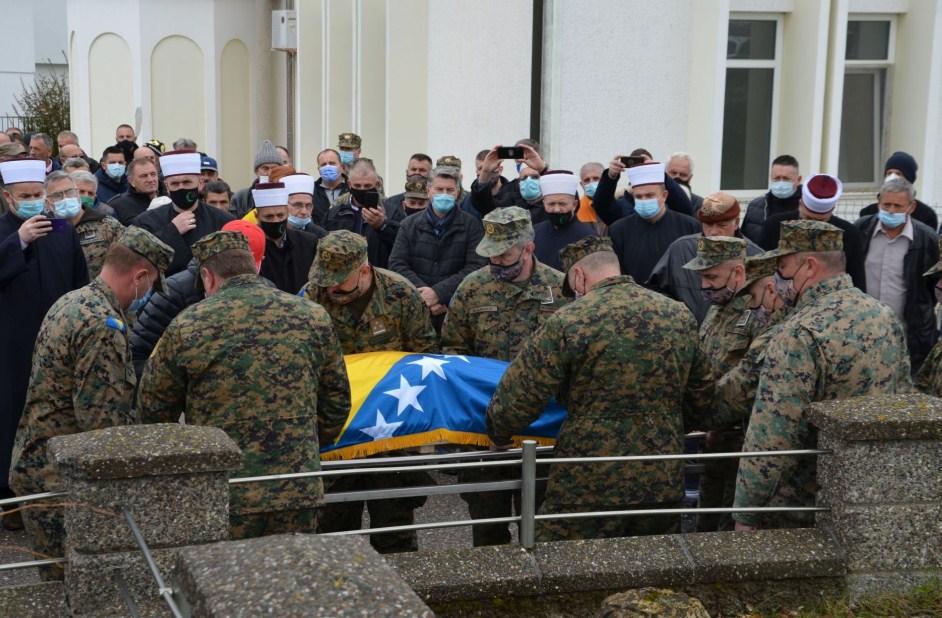 Klanjanja dženaza tragično preminulom naredniku Halilu Šakanoviću