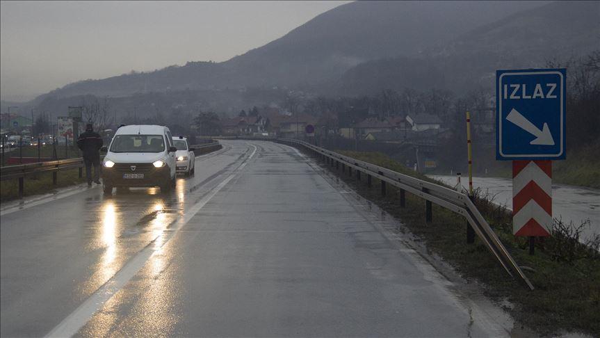 Vozači oprez: Mokar kolovoz i povećana opasnost od odrona