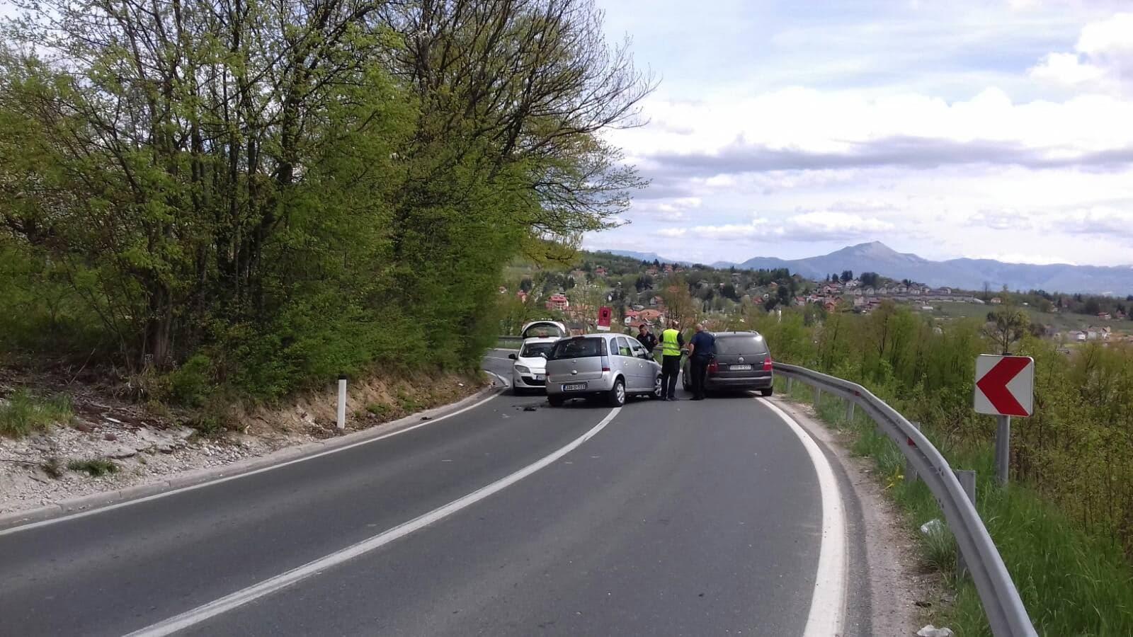 Sudar tri vozila na Kobiljači, jedna osoba povrijeđena