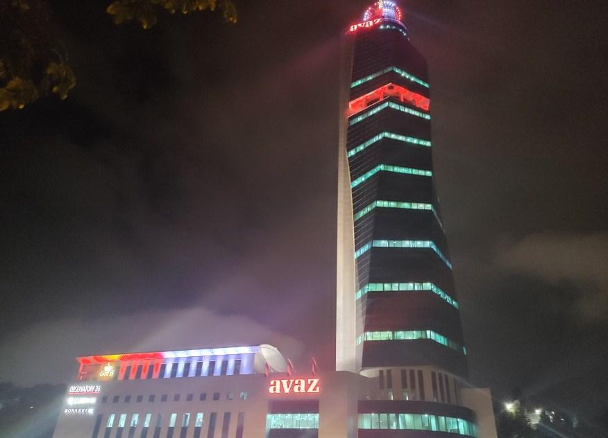 "Avaz Twist Tower" večeras je obasjan bojama Veleža - Avaz