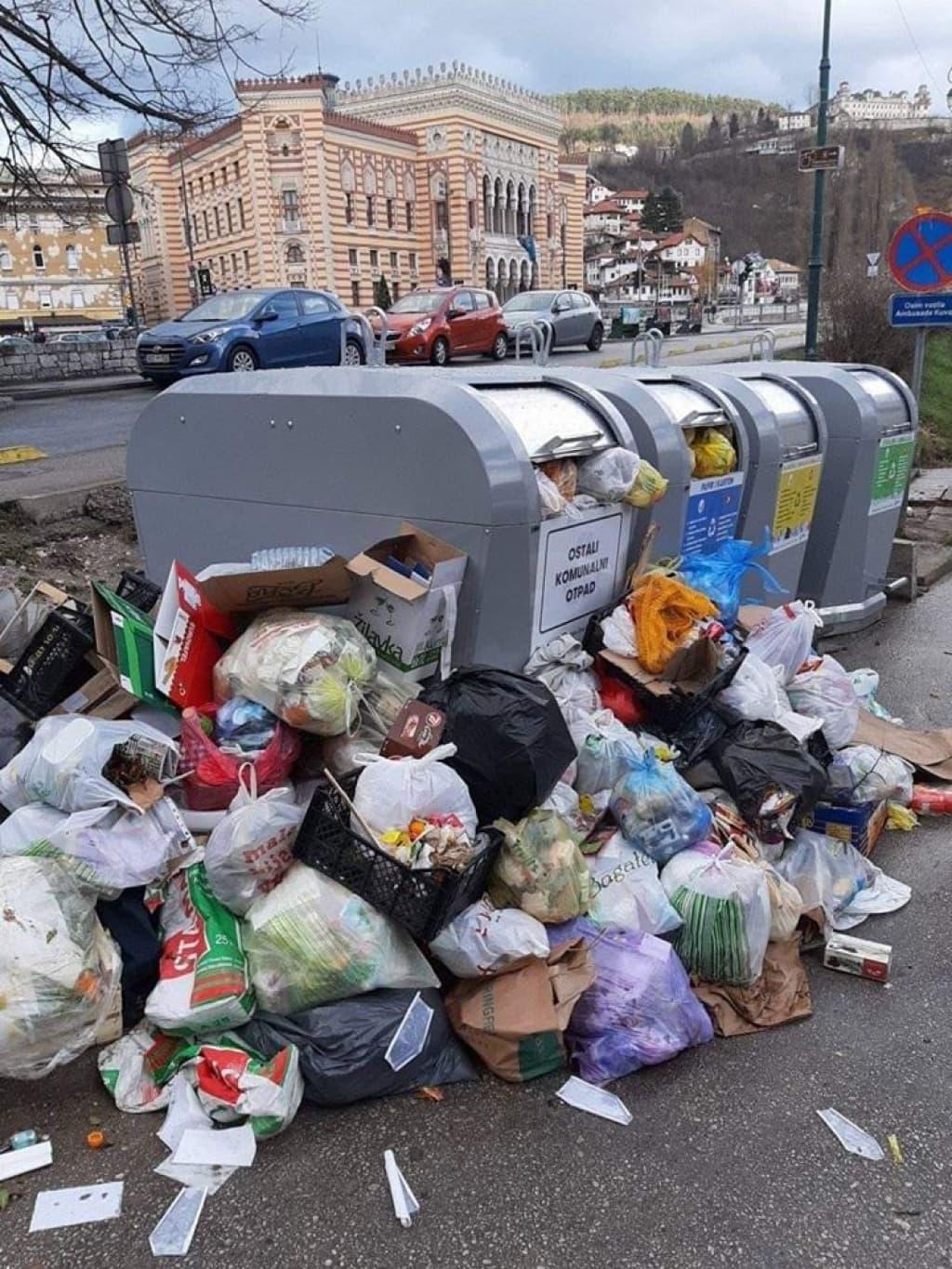 Grad nikad prljaviji i zapušetniji, naseljima se širi nesnosan miris