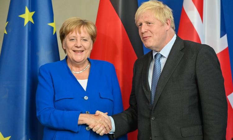 Merkel otputovala u posljednju posjetu Britaniji kao njemačka kancelarka