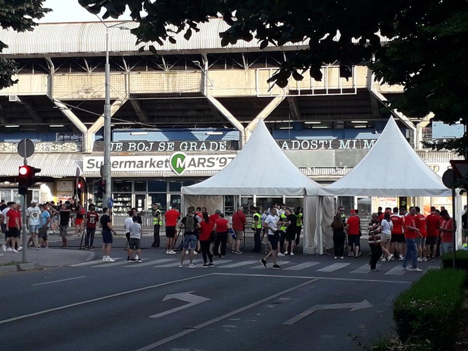 Grbavica će biti obojena u crveno, navijači Veleža stigli