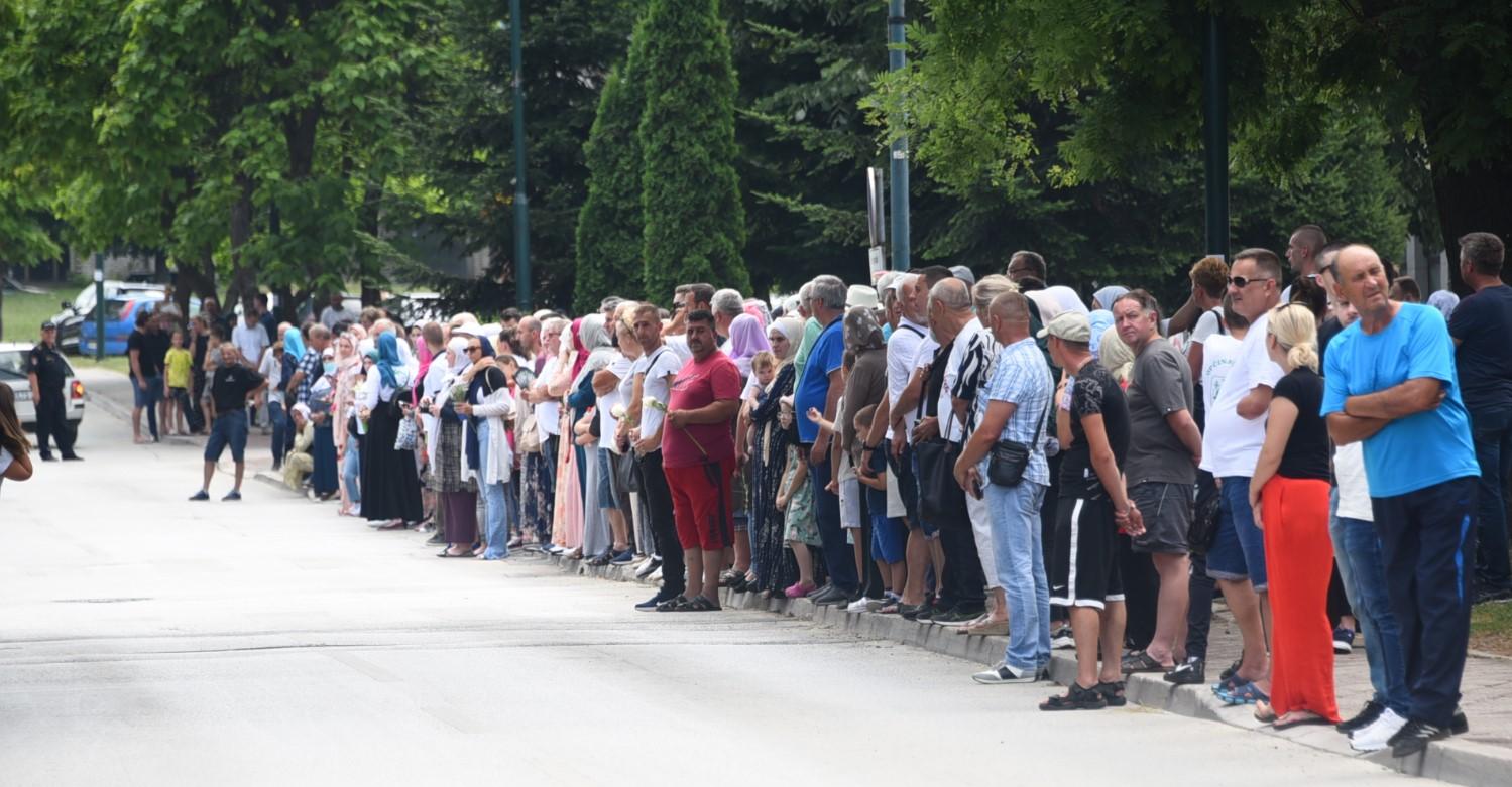 Tužna povorka stigla u Ilijaš - Avaz