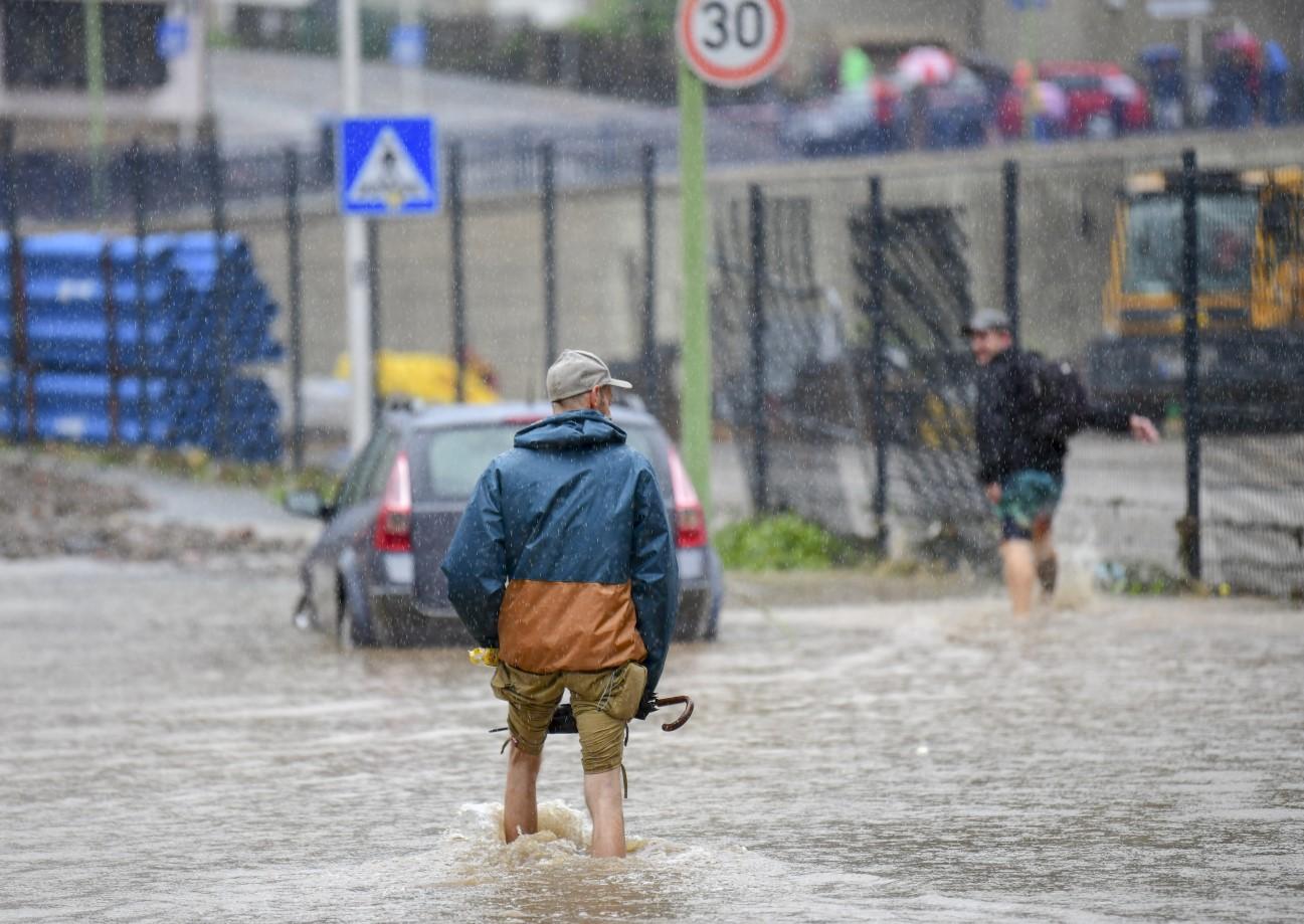 Poplavljeni centar grada Hagena u zapadnoj Njemačkoj - Avaz