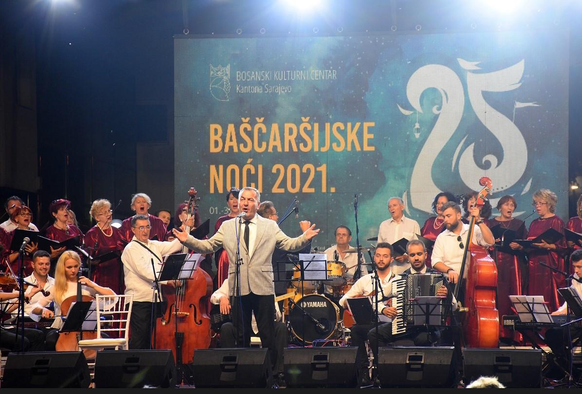 Festival "Baščaršijske noći": Posjetioci uživali u večeri posvećenoj sevdahu