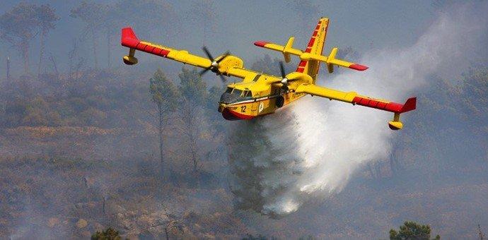 Kanaderi gase veliki požar kod Šibenika