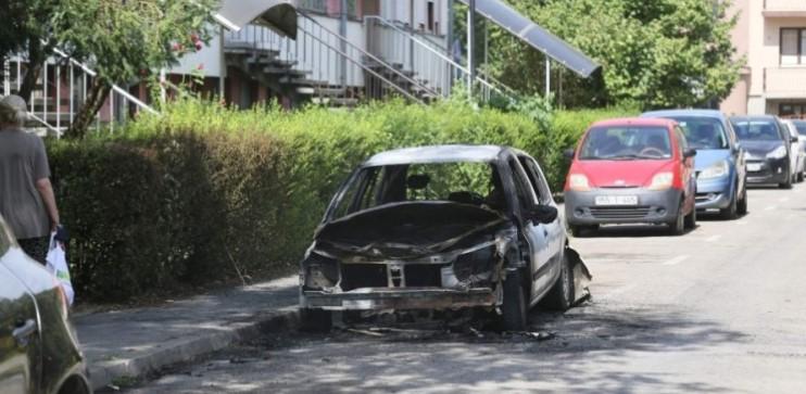 U Banjoj Luci planuo automobil