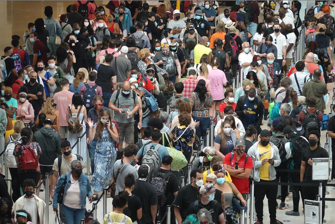 Gužve na aerodromu u Nu Orleansu: Evakuirano područje dok se uragan pribija prema obali - Avaz