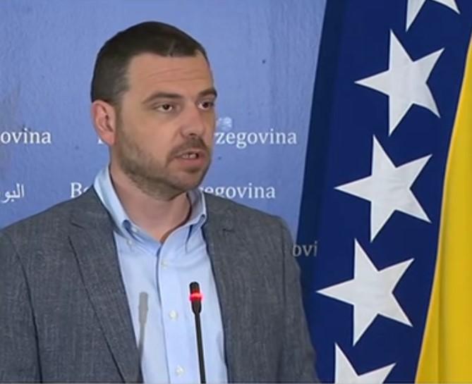 Magazinović: Dodik i opozicija u RS-u trebaju se zagrliti i vratiti zajedno u institucije