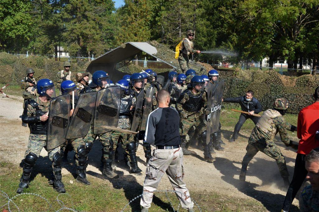 Evo šta se danas događalo na vojnom poligonu na Manjači