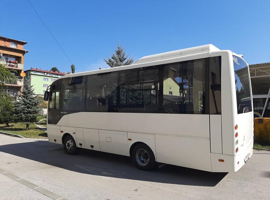 Sa primopredaje minibusa - Avaz