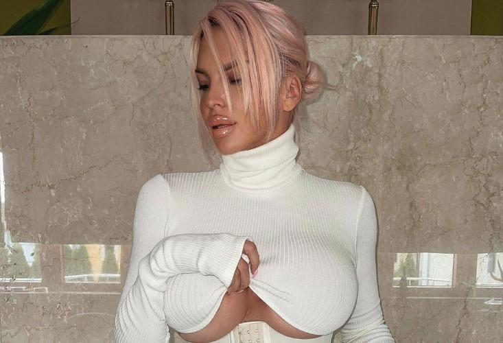 Jelena Karleuša novom fotkom raspametila mnoge muškarce