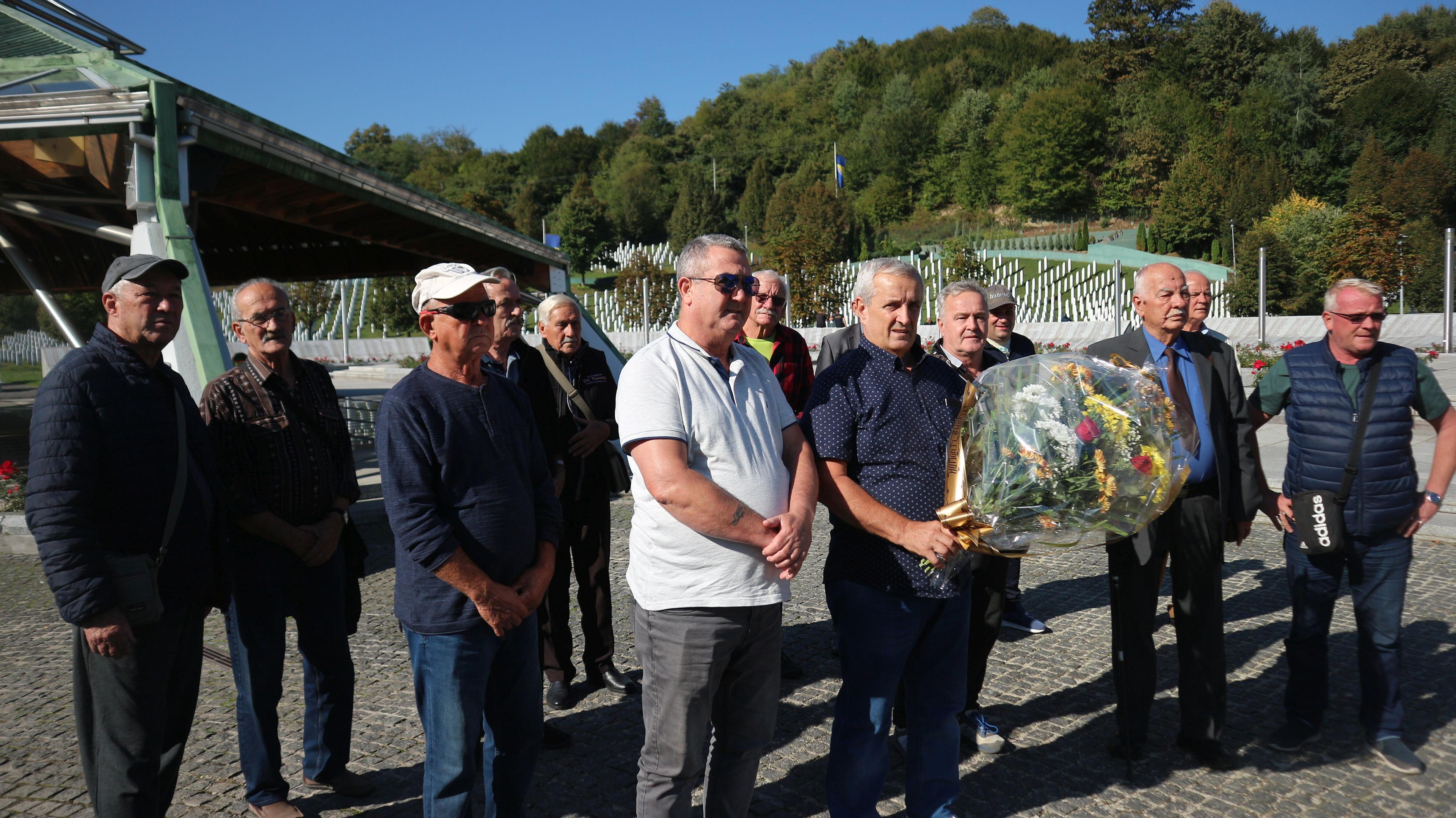 Tuzlanski vozači odali počast - Avaz