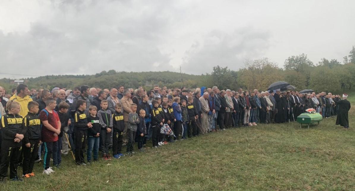 Stotine Cazinjana se oprostilo od Elvira - Avaz