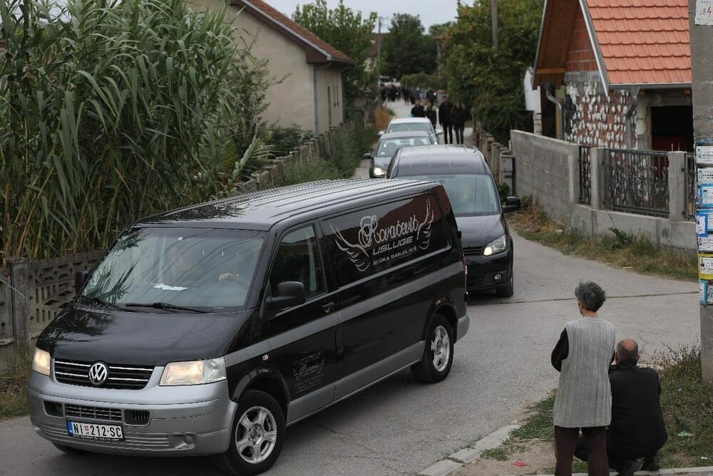 Potresne scene na posljenjem ispraćaju - Avaz