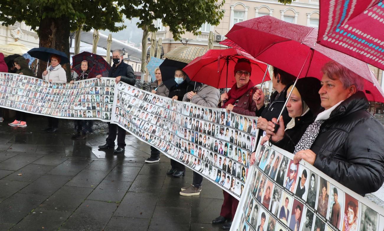 Majke Srebrenice u Tuzli: Nikada neće odustati od traženja najmilijih