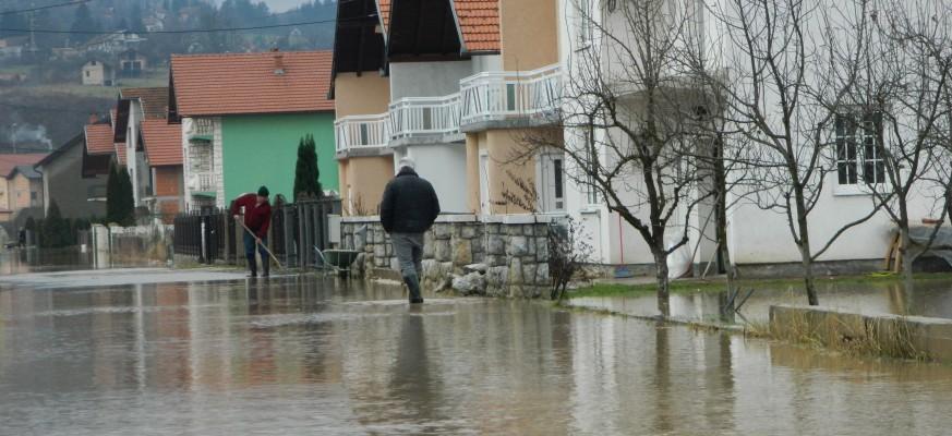 Ove brojeve telefona u Kantonu Sarajevo zovite ako ste ugroženi u poplavama