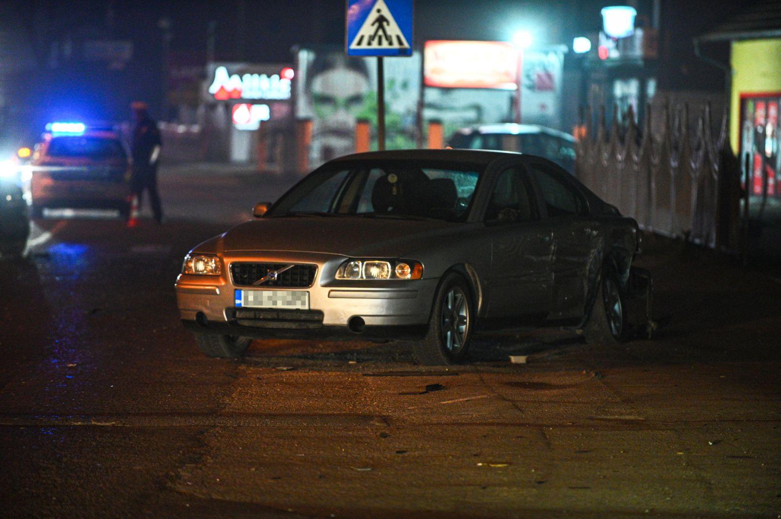 Šteta na vozilu marke "Volvo" - Avaz