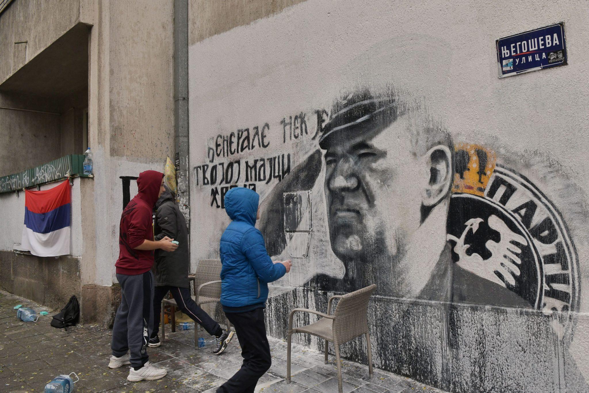 Sramni mural prekrečen, sada ga čiste - Avaz