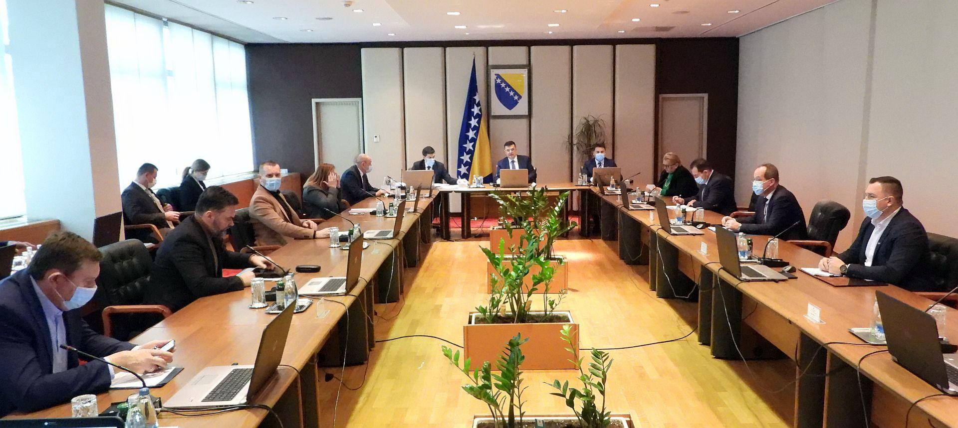 Usvojeno privremeno finansiranje institucija BiH, sigurne plaće ministrima, parlamentarcima i zaposlenima za iduća tri mjeseca