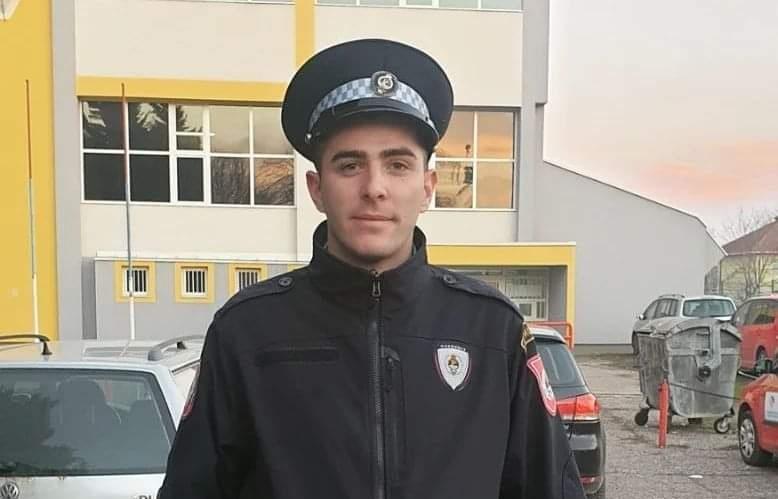 Bijeljinski policajac pronašao i vratio novčanik sa 900 maraka