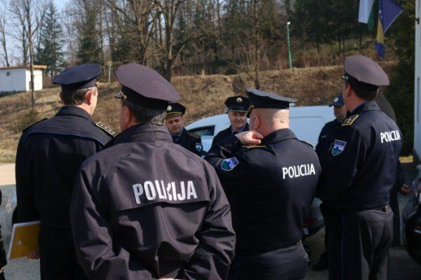 Dogovoreno povećanje osnovice plate za policijske službenike u USK