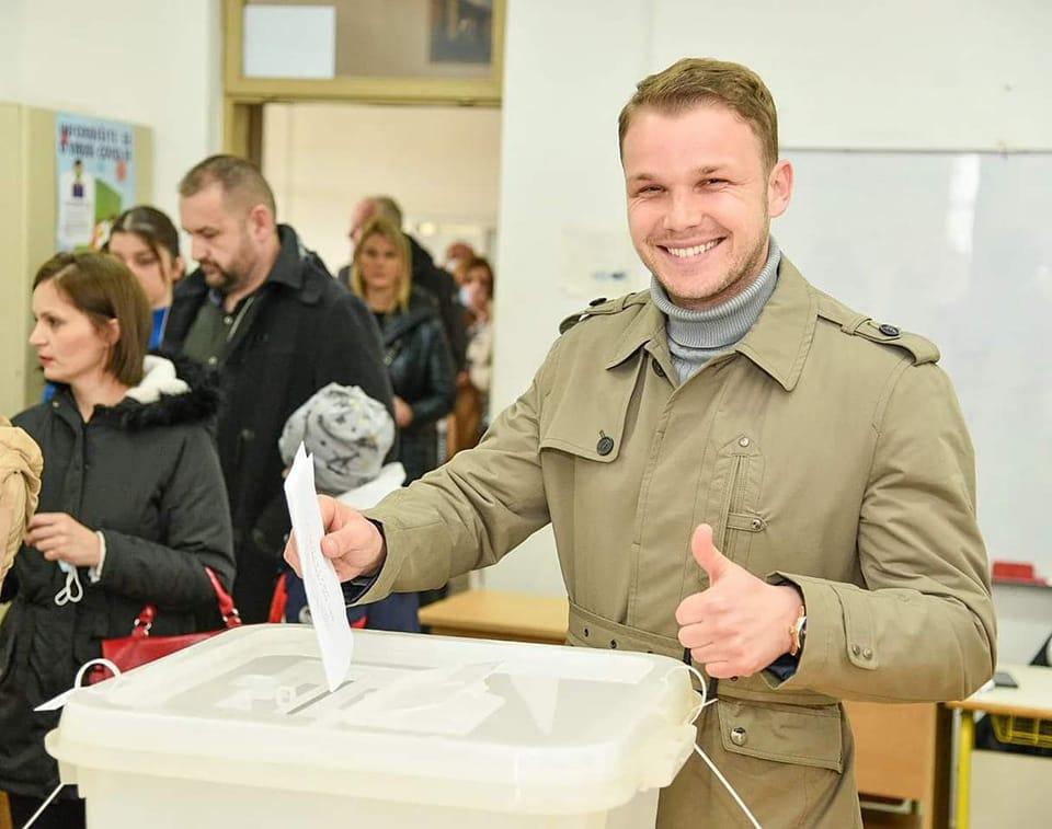 Stanivuković na kraju uspio glasati, pozvao sugrađane da urade isto