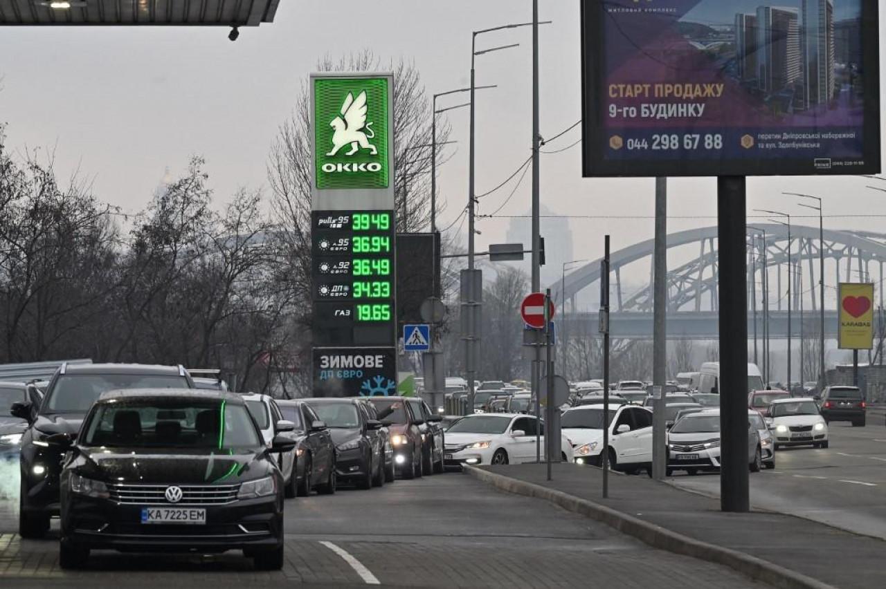 Gužve ispred benzinske stanice - Avaz