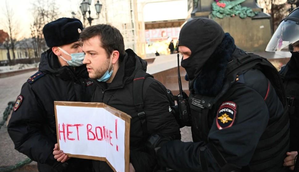 Ruska interventna policija pozvala demonstrante da napuste trg u Moskvi