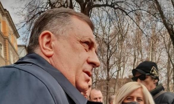 Dodik napustio sjednicu Predsjedništva BiH: Ako pada Ustav pada i država!